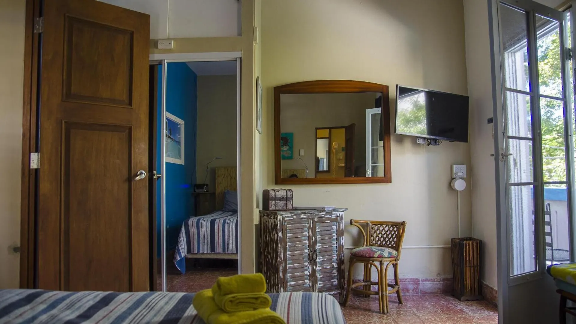 Tropical 2 Bedroom Spacious Next To Pool (Adults Only) 0*, San Juan