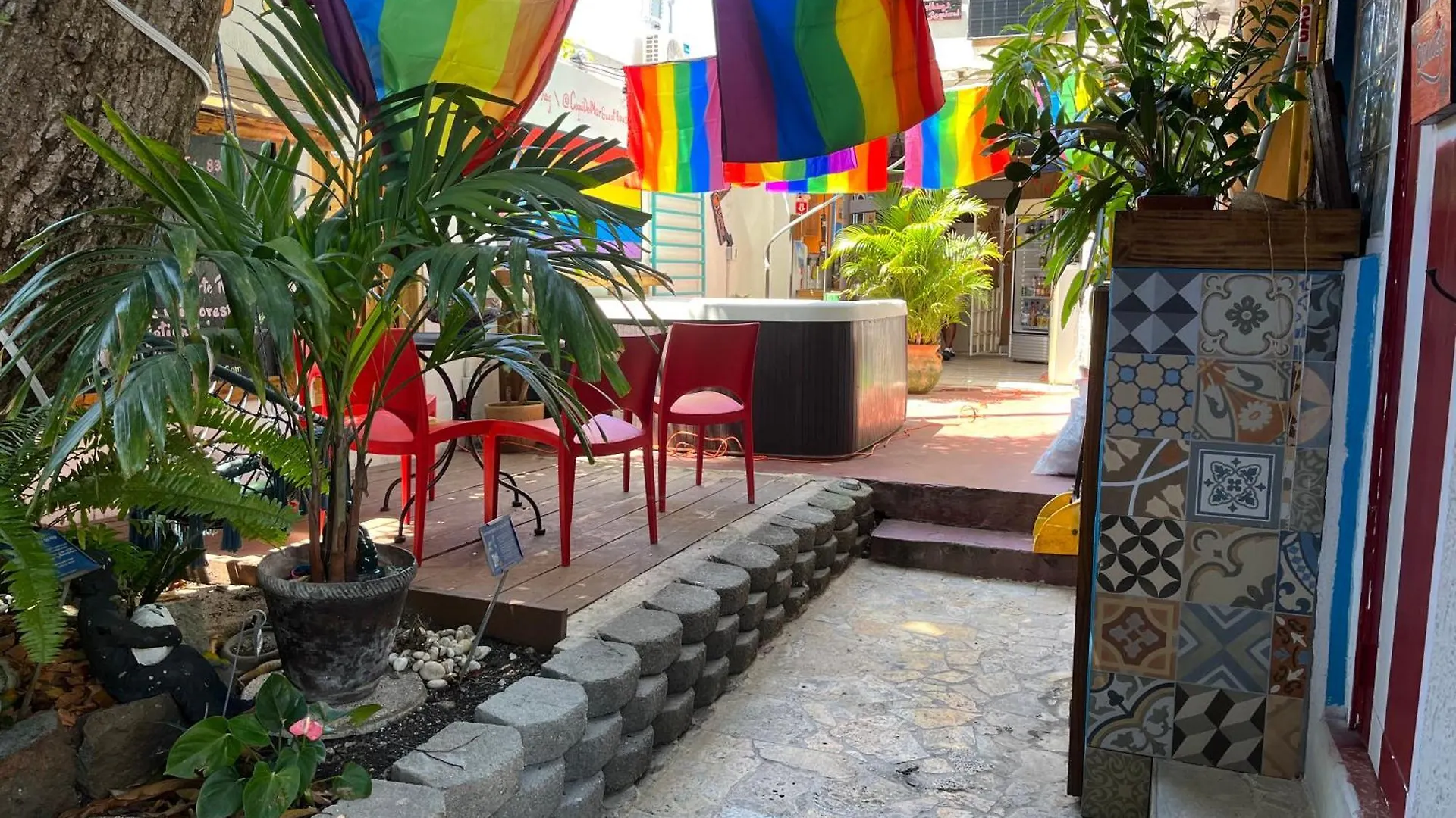 Tropical 2 Bedroom Spacious Next To Pool (Adults Only) Puerto Rico