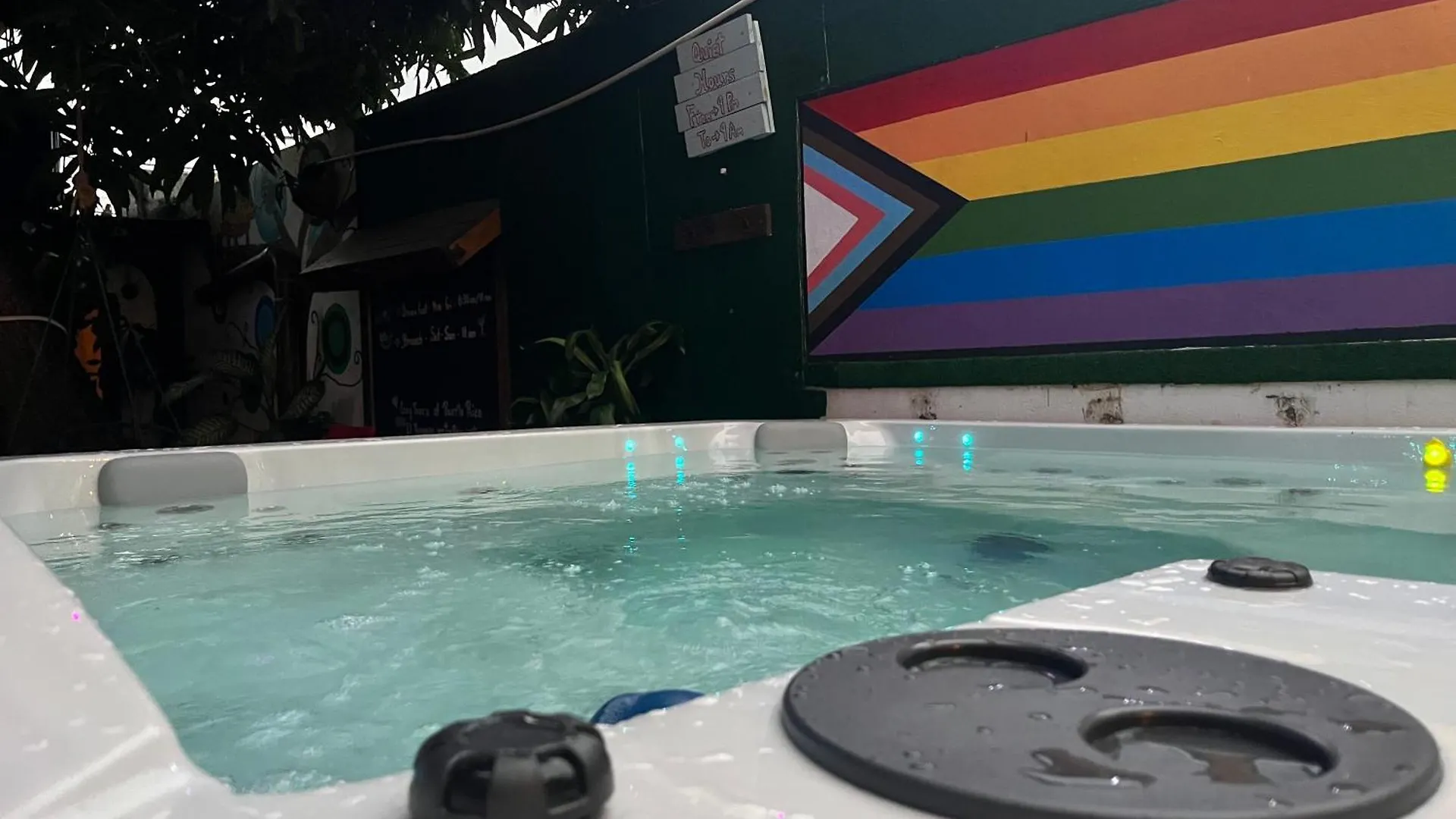 Tropical 2 Bedroom Spacious Next To Pool (Adults Only) 0*, San Juan Puerto Rico