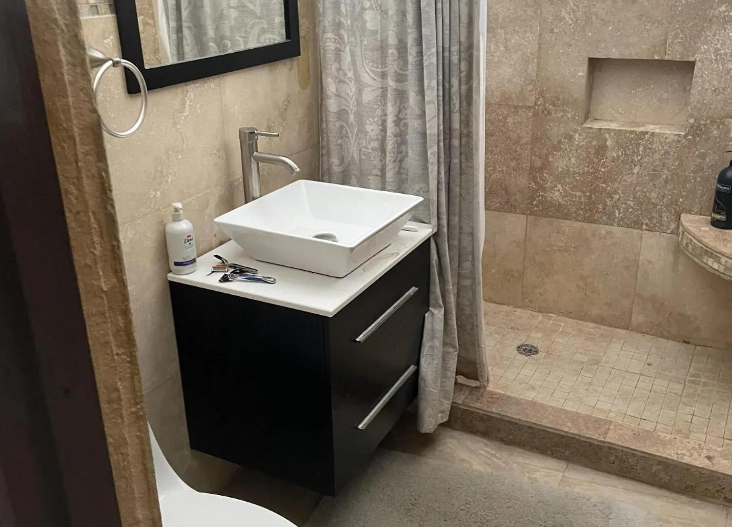 Tropical 2 Bedroom Spacious Next To Pool (Adults Only)